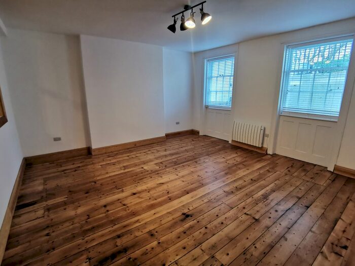 Studio To Rent In Sussex Square, Brighton BN2