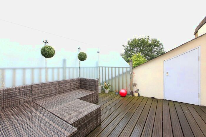 1 Bedroom Flat To Rent In Oakmead Road, Balham, London, SW12