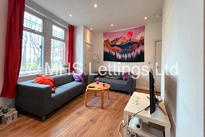5 Bedroom End Of Terrace House To Rent In Glossop View, Leeds, LS6