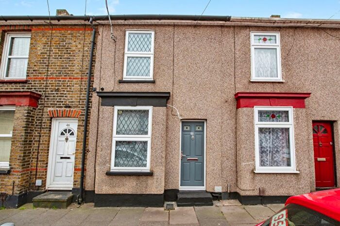 2 Bedroom Terraced House For Sale In High Street, Aveley, South Ockendon, Essex, RM15