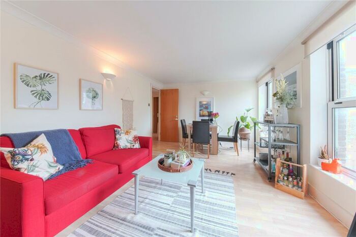 1 Bedroom Flat To Rent In Hepworth Court, Anderson Square, Islington, London, N1