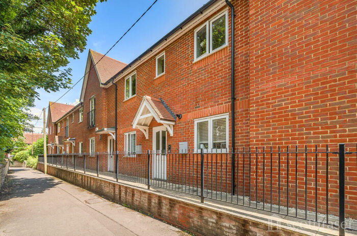 2 Bedroom Apartment To Rent In Eagles Close, Wantage, OX12