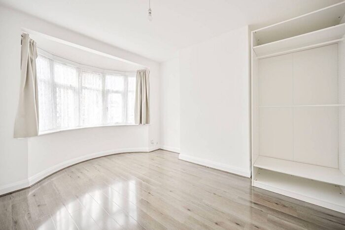 3 Bedroom Property To Rent In Sanderstead Road, Leyton, London, E10