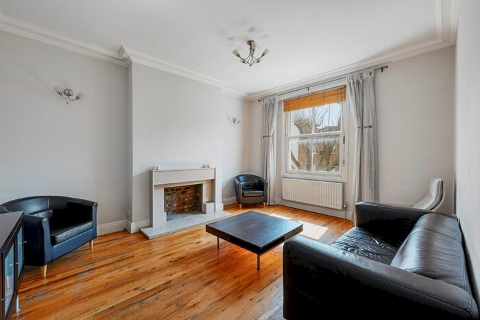 2 Bedroom Flat To Rent In Warwick Gardens, Kensington, W14