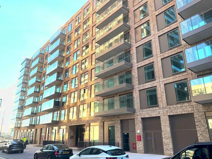 3 Bedroom Flat To Rent In Docker Building, Bonnet Street, London, E16