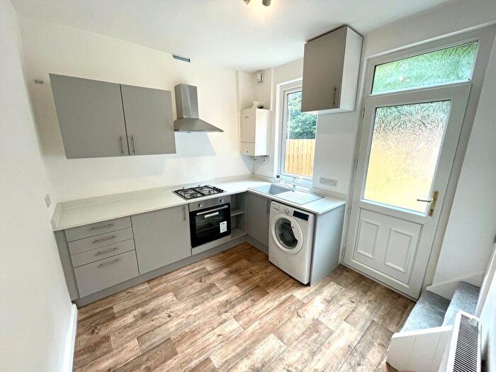 2 Bedroom House To Rent In Oakwell Terrace, Barnsley, S71