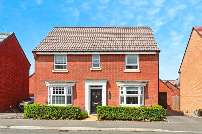 4 Bedroom Detached House For Sale In Kingfisher Road, Thrapston, Kettering, NN14