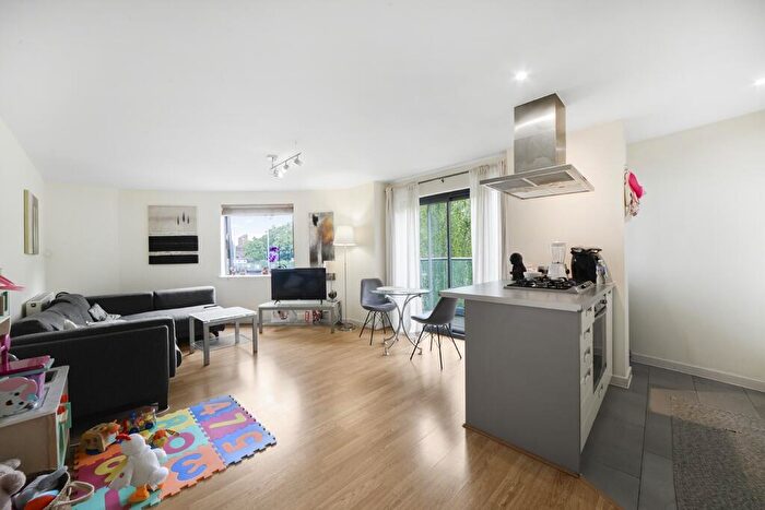 1 Bedroom Apartment For Sale In Douglas Path London, E14
