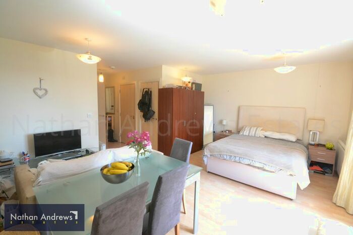 Studio To Rent In Victoria Road, London, W3
