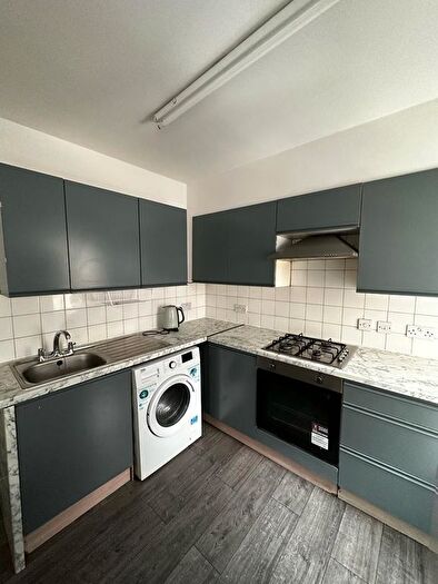 2 Bedroom Flat To Rent In Raven Row, London, E1