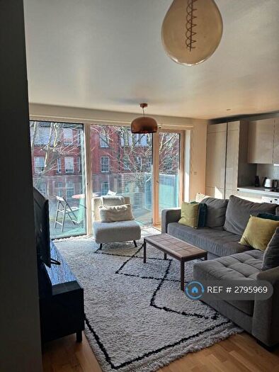 2 Bedroom Flat To Rent In Rodney Road, London, SE17