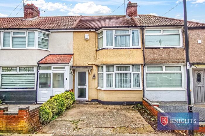 2 Bedroom House For Sale In Woodstock Crescent, London, N9