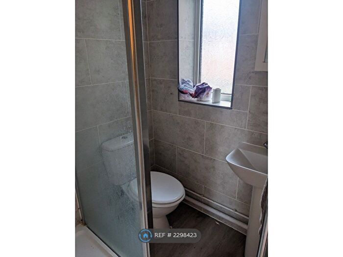 6 Bedroom Semi-Detached House To Rent In Scarnell Road, Norwich, NR5