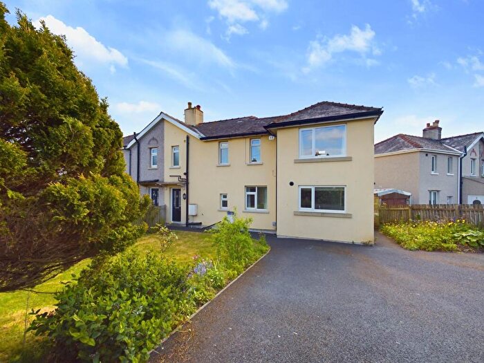 3 Bedroom Semi-Detached House To Rent In Branch Road, Skipton, BD23