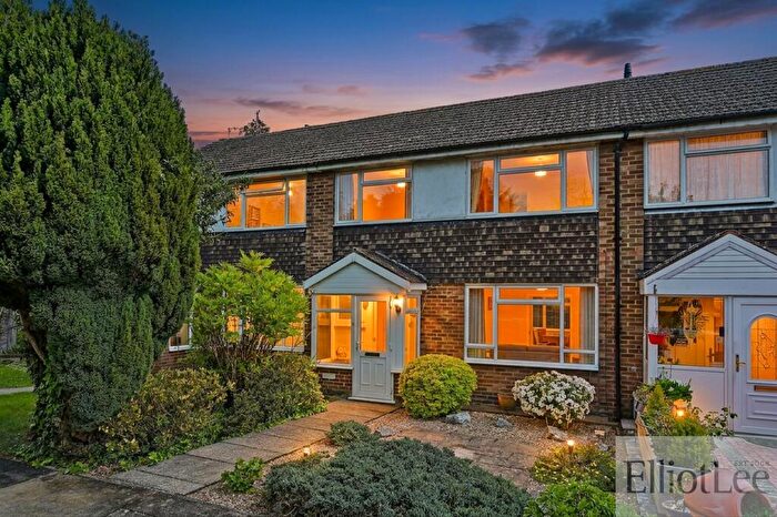 3 Bedroom Terraced House For Sale In Fontwell Close, Harrow, HA3