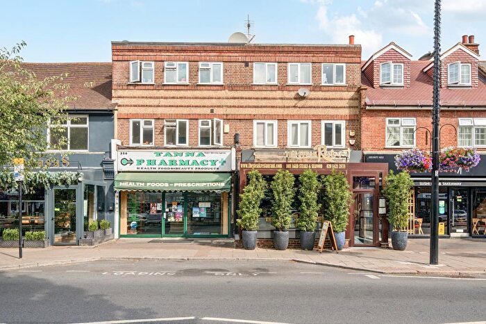 3 Bedroom Apartment To Rent In Uxbridge Road, Hatch End, HA5