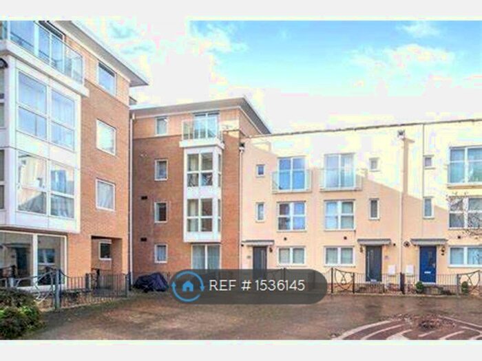 2 Bedroom Flat To Rent In St. Davids Hill, Exeter, EX4