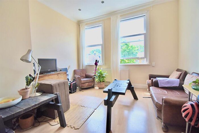 2 Bedroom Flat To Rent In St. Mary's Road, London, SE15