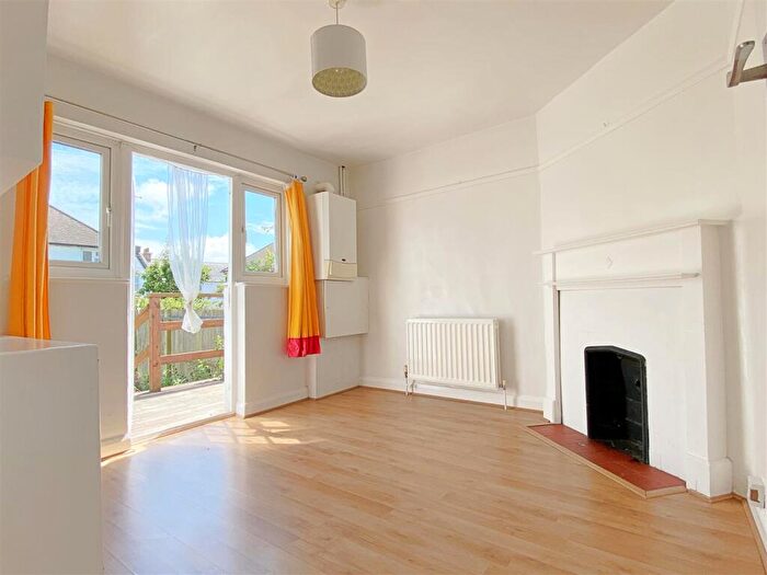 3 Bedroom Terraced House To Rent In Wolseley Road - Large Garden, BN41