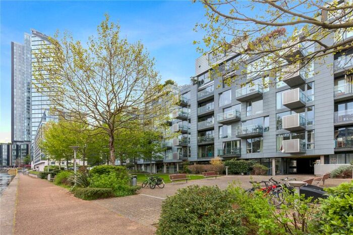 2 Bedroom Apartment To Rent In Graham Street, London, N1