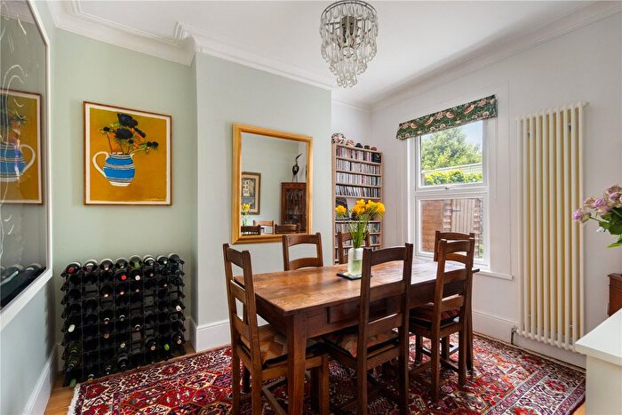5 Bedroom Terraced House For Sale In Ashenden Road, Hackney, London, E5 - Photo 3