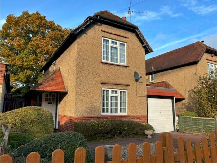 2 Bedroom Detached House To Rent In Florence Avenue, Maidenhead, SL6