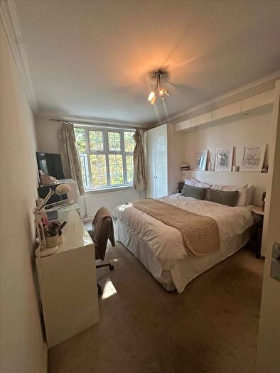 2 Bedroom Flat To Rent In Acol Road, London, NW6