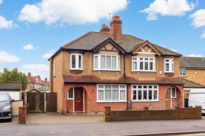 3 Bedroom Semi Detached House For Sale In London Road, Wallington, SM6
