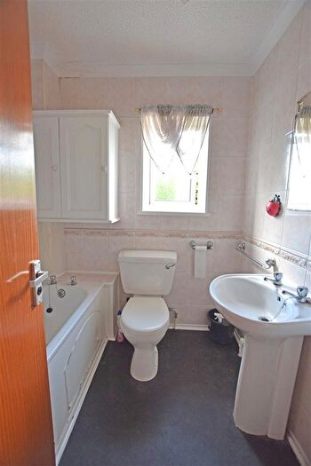 2 Bedroom Property To Rent In Oakridge, Thornhill, CF14