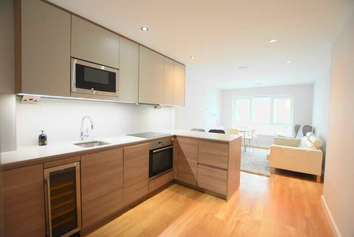 2 Bedroom Flat To Rent In Empire House, East Drive, Colindale, London, NW9