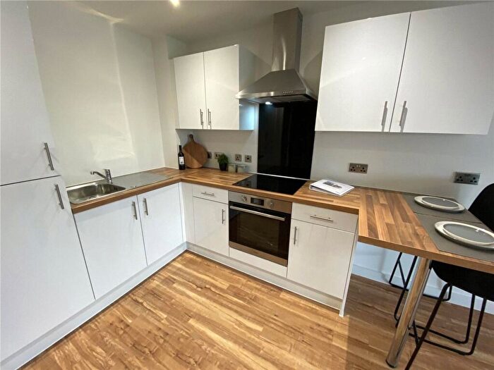 2 Bedroom Flat To Rent In Pomona Strand, Old Trafford, M16