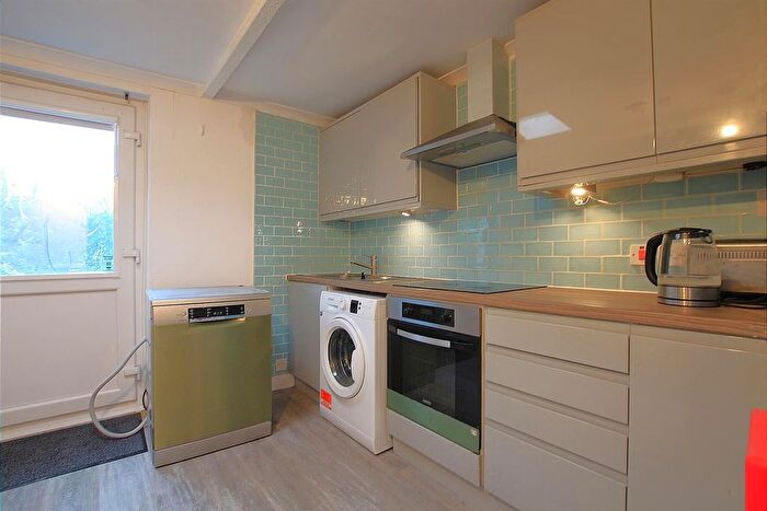 3 Bedroom Flat To Rent In St. Stephens Road, Hounslow, TW3