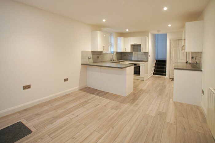 1 Bedroom Flat To Rent In London, SW17