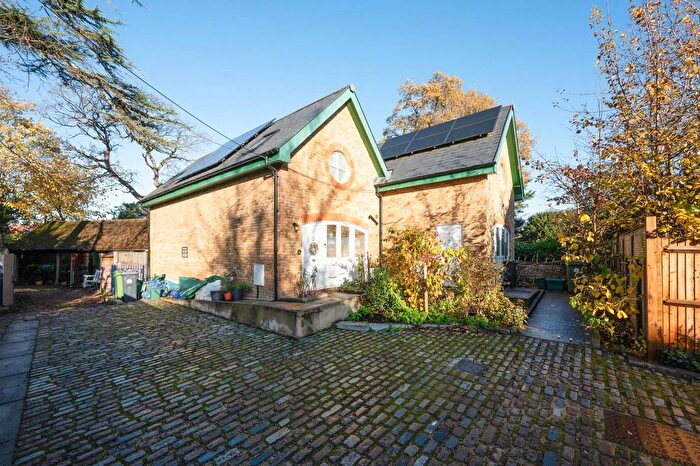 Studio To Rent In The Avenue, Worcester Park, KT4