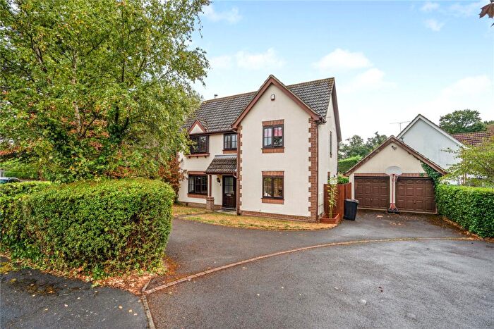 6 Bedroom Detached House For Sale In Fuchsia Way, West End, Woking, Surrey, GU24