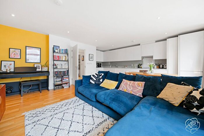 3 Bedroom Flat For Sale In Titian Heights, Scarlet Close, Stratford, E20