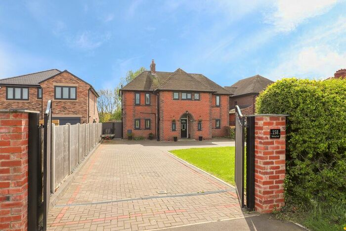 3 Bedroom Detached House For Sale In Worksop Road, Swallownest, S26