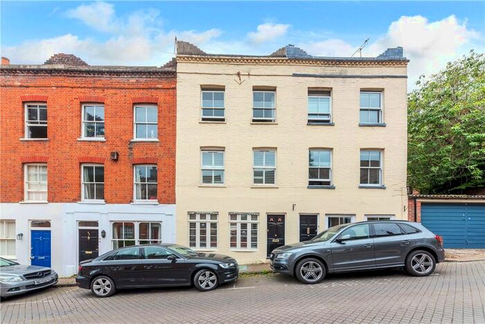 4 Bedroom Terraced House To Rent In Canon Street, Winchester, Hampshire, SO23