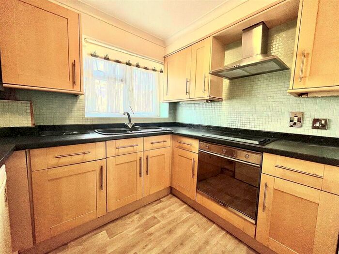 1 Bedroom Flat To Rent In Hundred Acre, Longcroft Drive, Waltham Cross, EN8