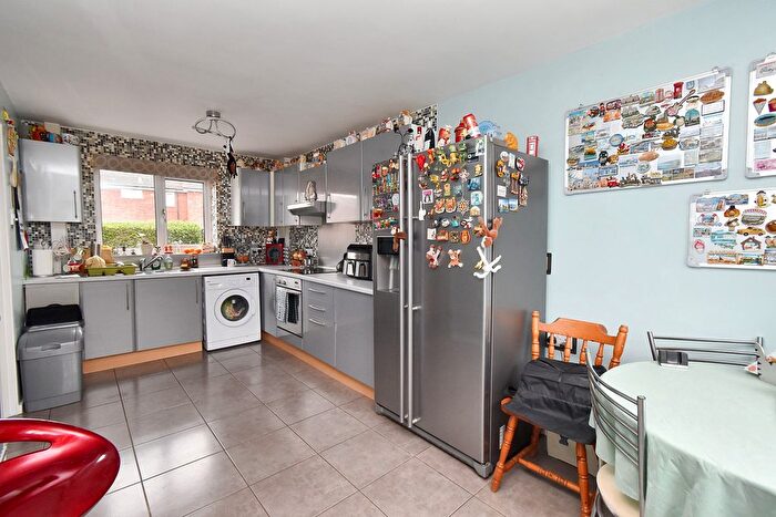 3 Bedroom End Of Terrace House For Sale In Staverton Crescent, Lincoln, LN6