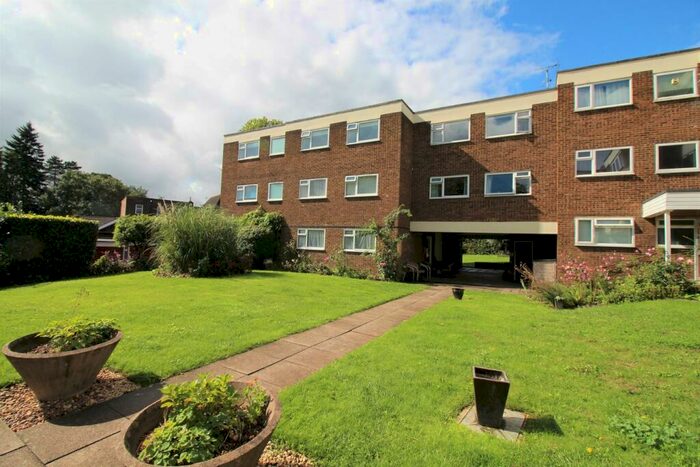 2 Bedroom Flat To Rent In Northcotts, Hatfield, AL9