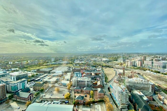 2 Bedroom Apartment To Rent In Bridgewater Place, Leeds, LS11