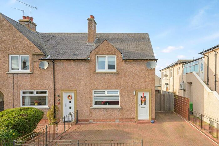 2 Bedroom End Of Terrace House For Sale In Whins Road, Stirling, FK7
