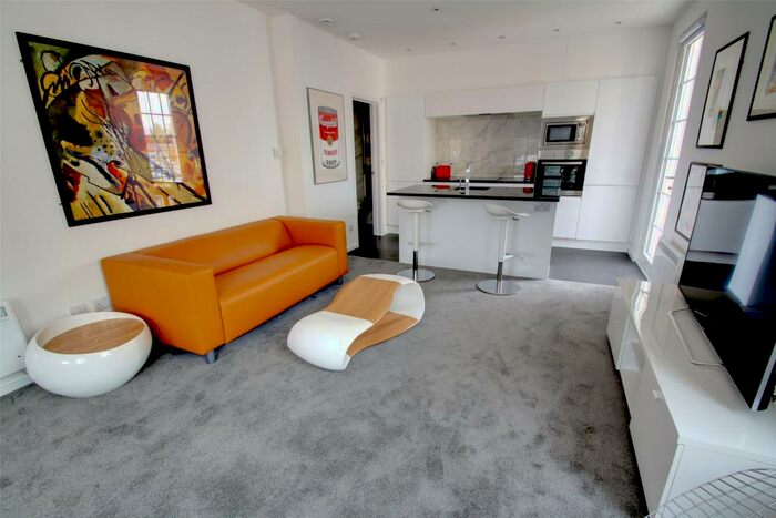 1 Bedroom Apartment To Rent In Chertsey, Surrey, KT16