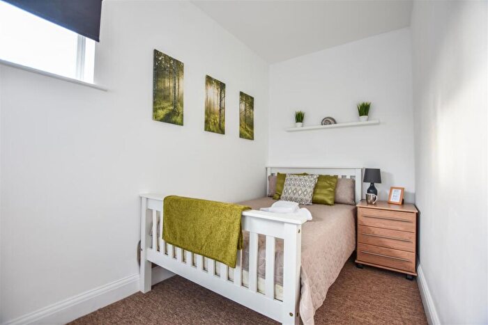 Studio To Rent In Arbuthnot Lane, Bexley, Kent, DA5