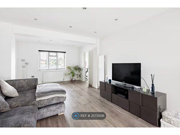 3 Bedroom Semi-Detached House To Rent In Beatty Road, London, HA7