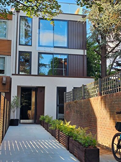 3 Bedroom Town House To Rent In Claudia Place, London, SW19