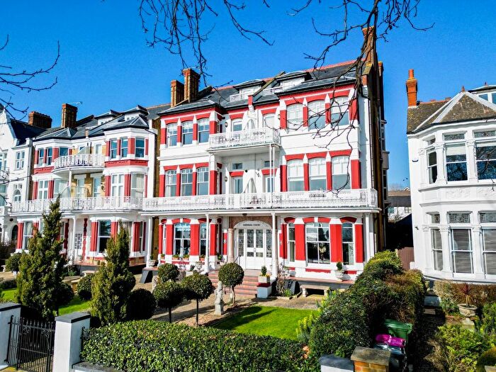 1 Bedroom Flat For Sale In Westcliff Parade, Westcliff-On-Sea, SS0