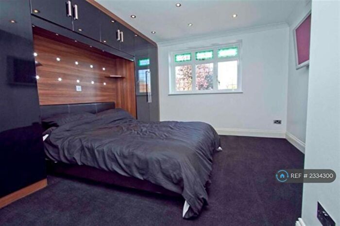4 Bedroom Semi-Detached House To Rent In Priory Close, Ruislip, HA4