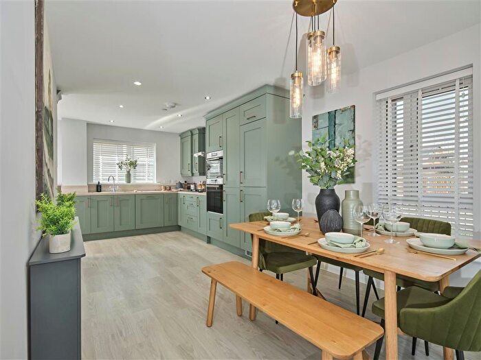 5 Bedroom Semi-Detached House For Sale In Maple Fields, Llanrumney, Cardiff, CF3